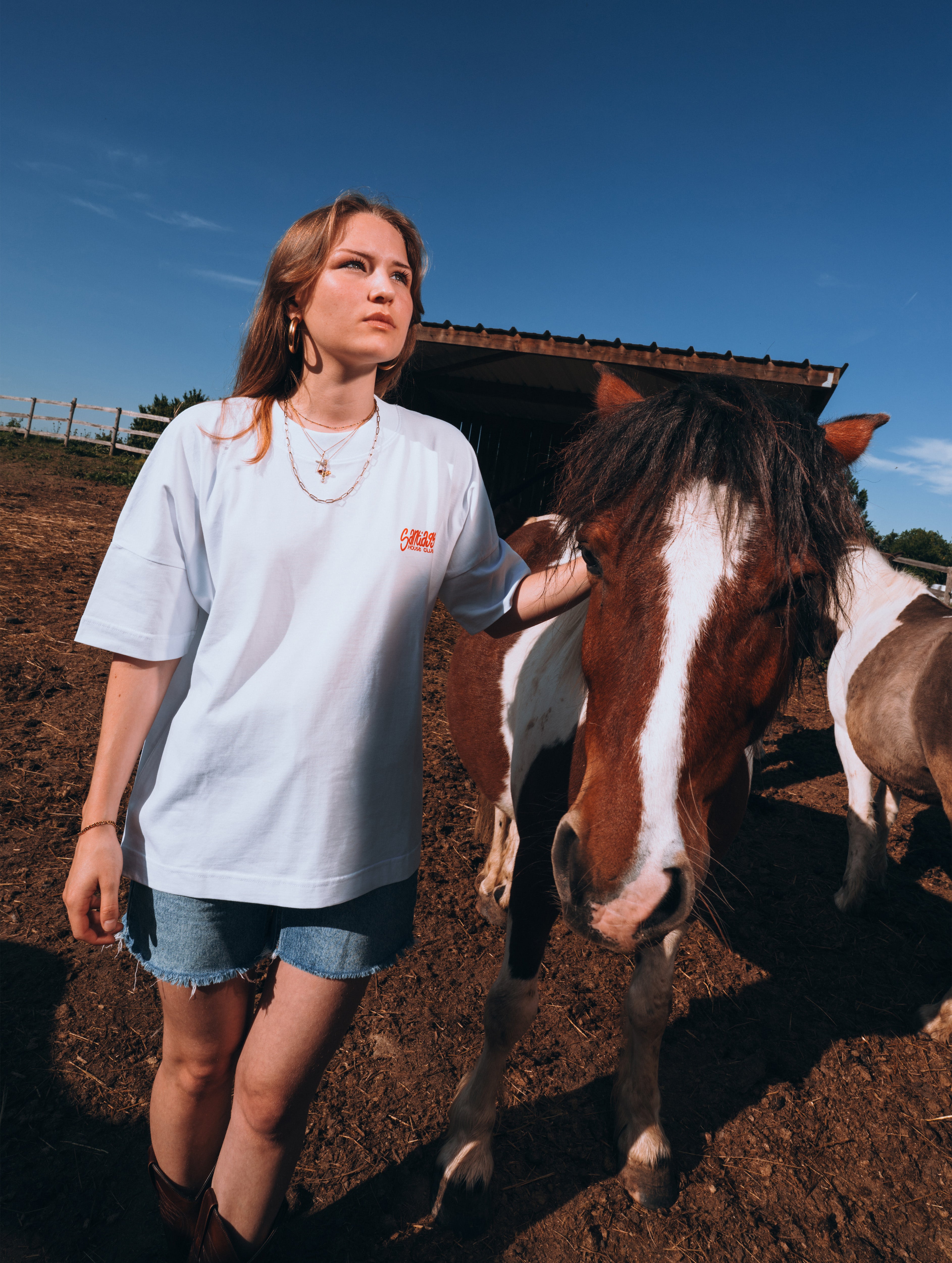 SANTIAGS HOUSE CLUB TEE