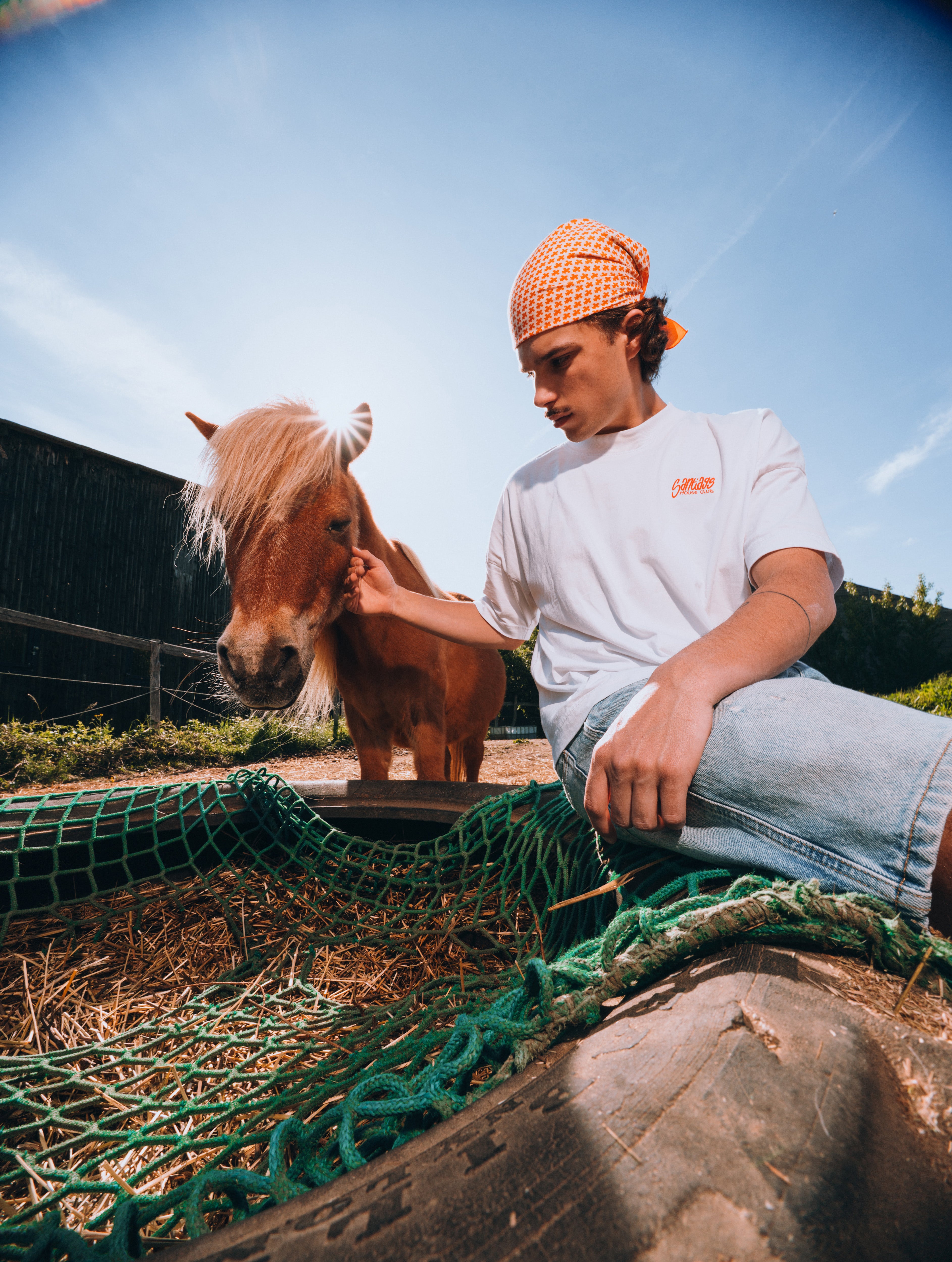 SANTIAGS HOUSE CLUB TEE